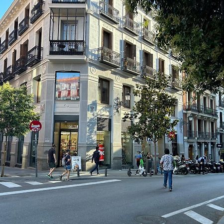Room In Plaza Mayor Madrid Luaran gambar