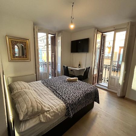 Room In Plaza Mayor Madrid Luaran gambar