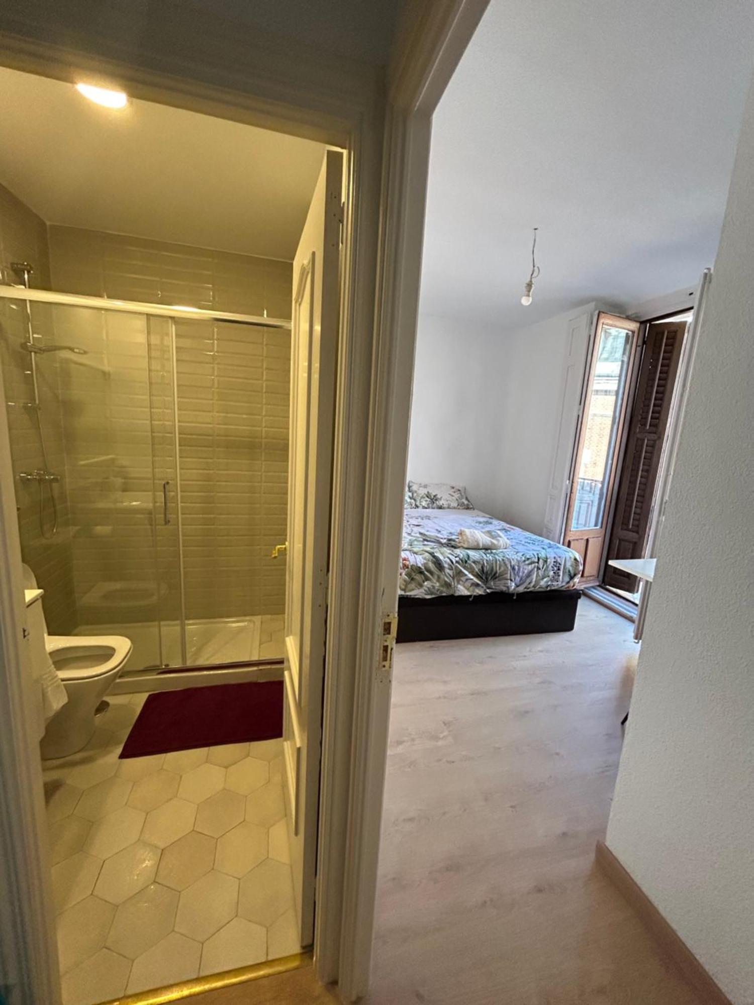 Room In Plaza Mayor Madrid Luaran gambar